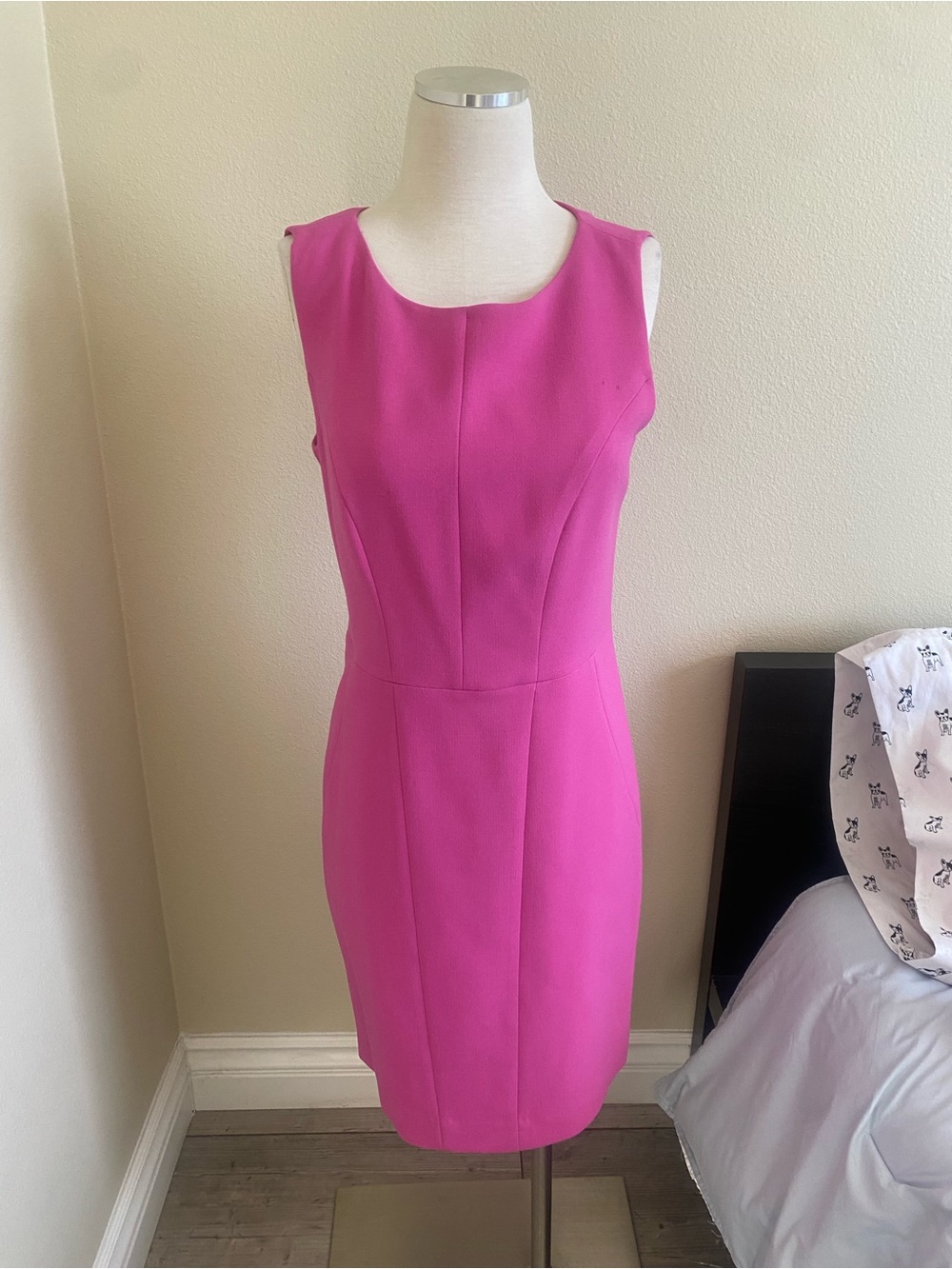 Banana Republic Sleeveless Sheath Dress in Fuchsia